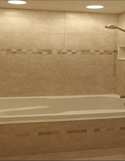 Small-Bathroom-Tile-Ideas-Photos